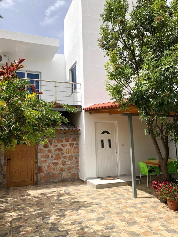 Olympia Guesthouse Ксамил Екстериор снимка