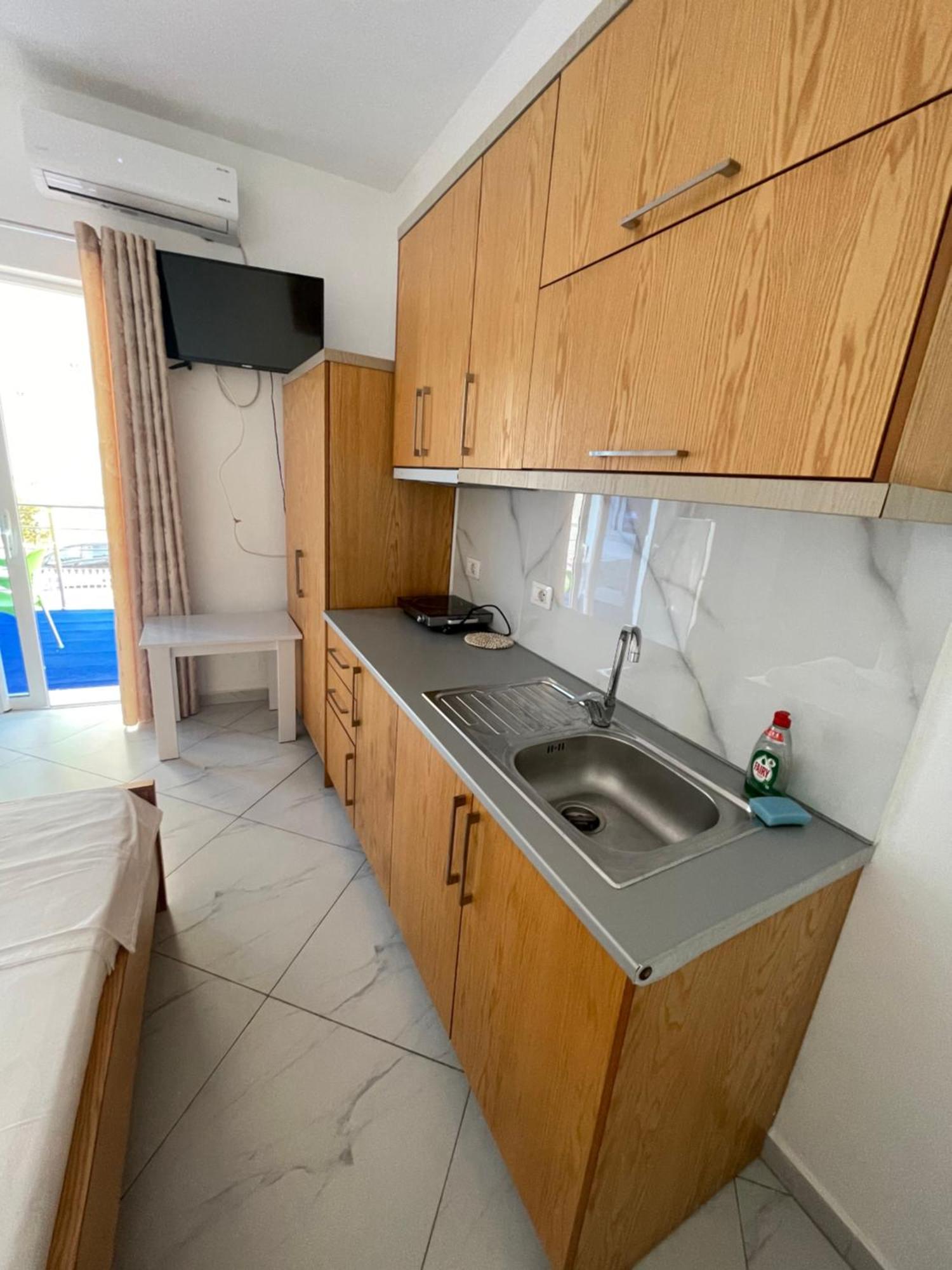Olympia Guesthouse Ксамил Екстериор снимка