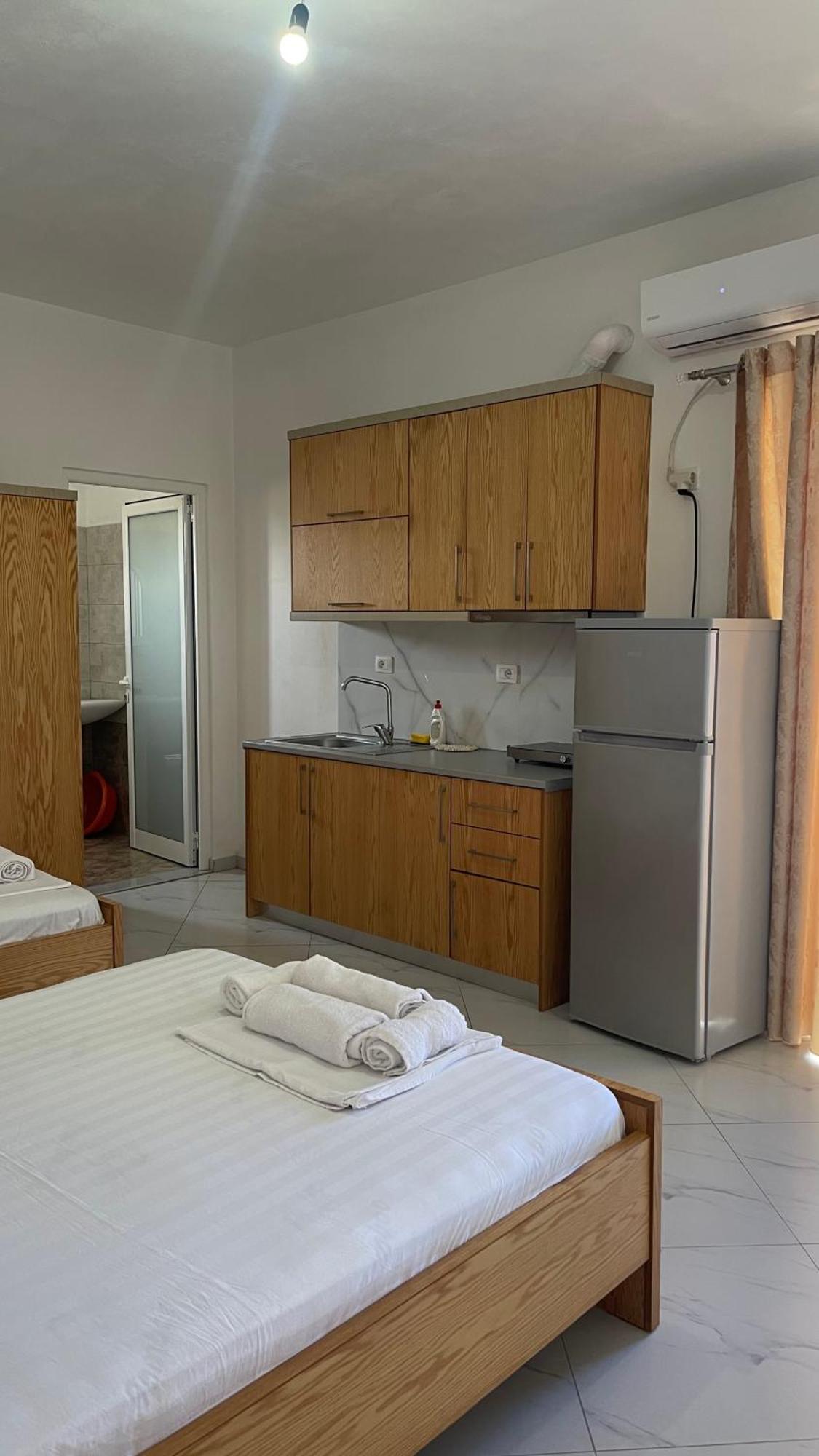 Olympia Guesthouse Ксамил Екстериор снимка